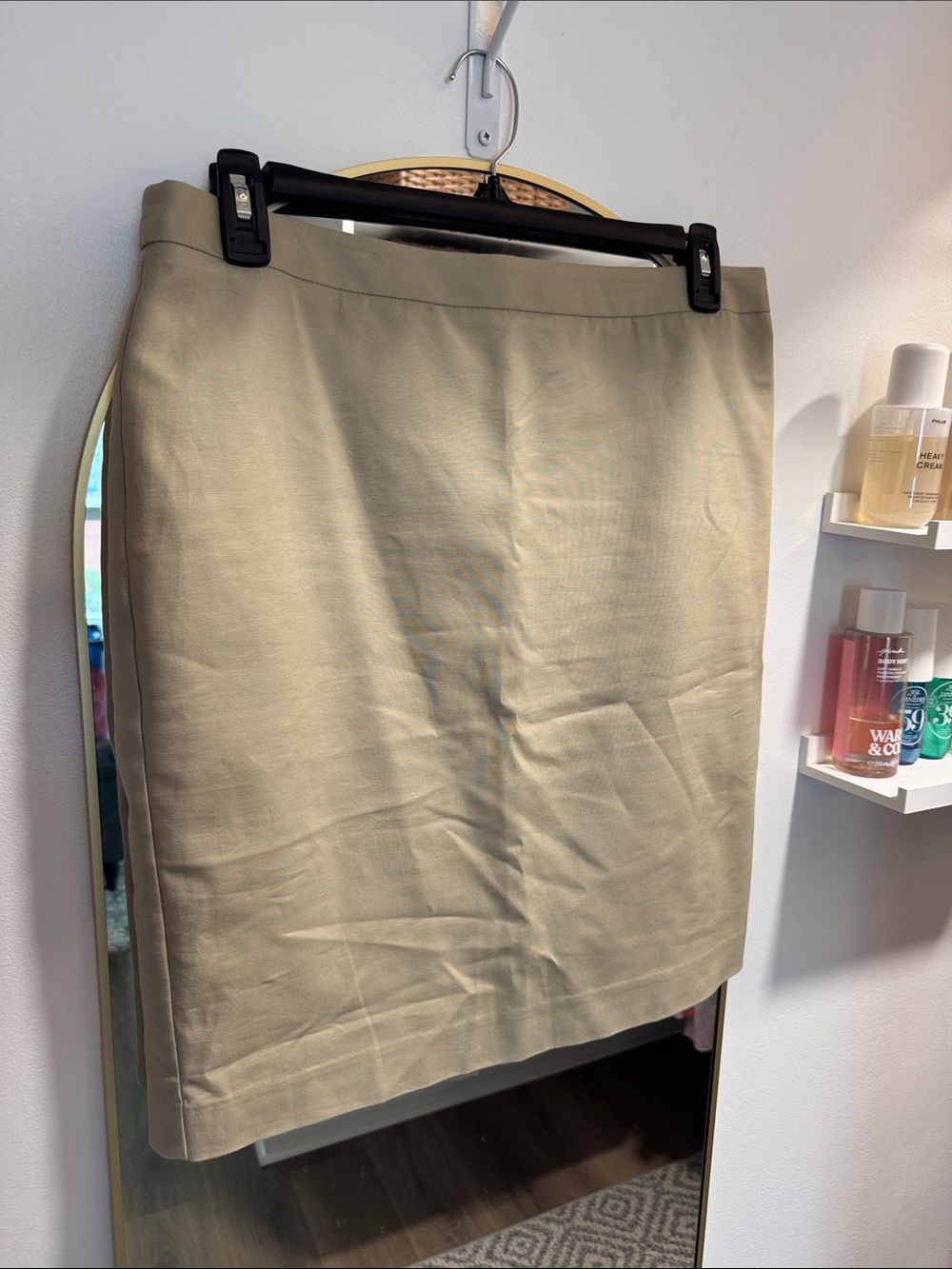 Liz Claiborne Women’s Khaki Pencil Skirt Size 14